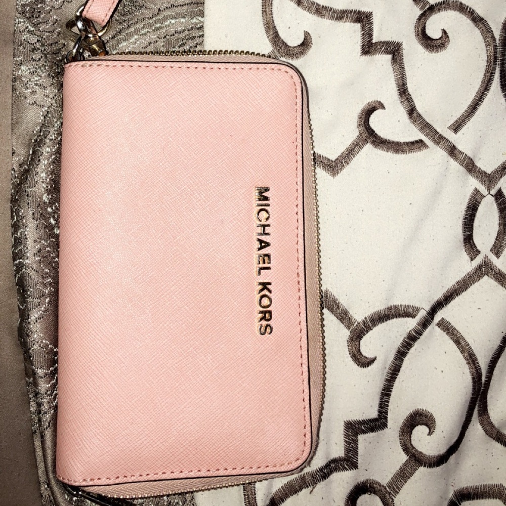 Michael Kors wristlet